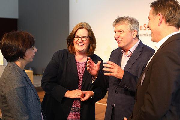 v.l.n.r.: Vanessa Ahuja, Kerstin Griese, Peter Renzel, Stefan Hahn. Foto: Thomas Rafalzyk/BMAS