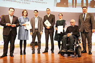 Bundesminister Hubertus Heil und die Preisträger des Bundesteilhabepreis 2019 - Foto: BMAS/Maelsa